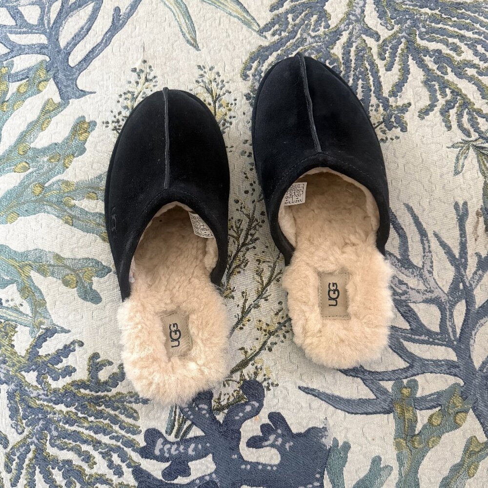 UGG Men's True Navy Scuff Suede Slippers Size 9